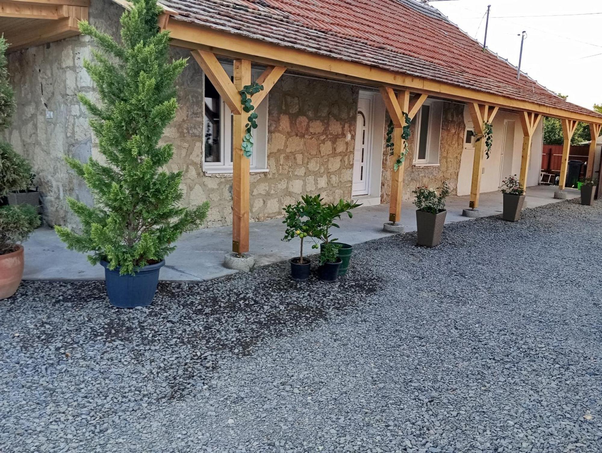 Stone Vendeghaz Tisza-To Apartman Poroszló Kültér fotó
